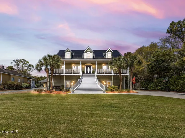 214 Pelican Walk, Hampstead, NC 28443