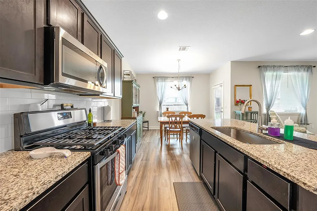 3 bed, 2.0 bath, 1589 sqft, $1,850 — Photo 1