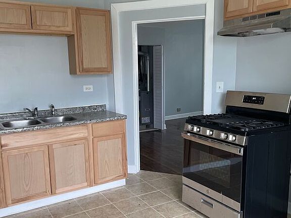 5th image of 726 N Pine Ave #F
