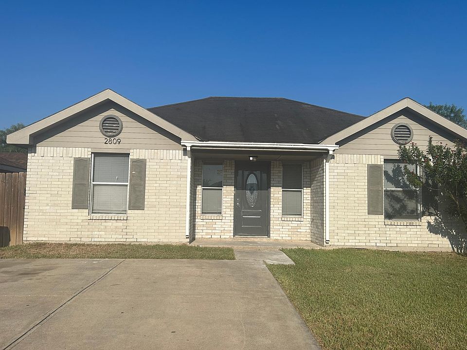 1st image of 2809 Fan Palm Dr E