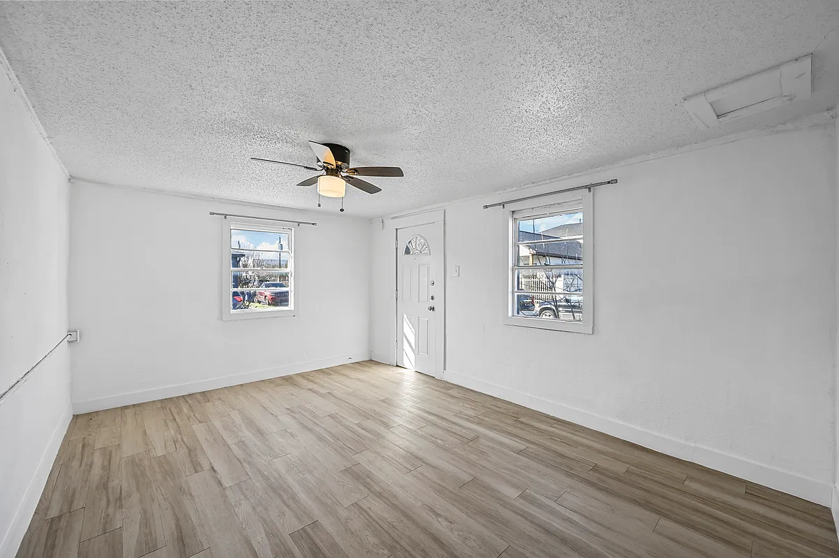 Building Photo - 1914 McBroom St #3