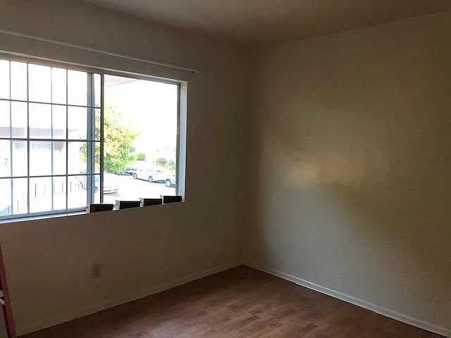 1229 Carlton Dr #7 — Photo 6