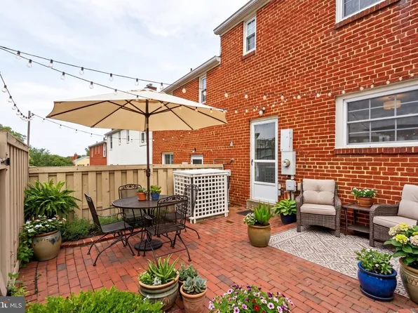 2306 N Dearing St, Alexandria, VA 22302