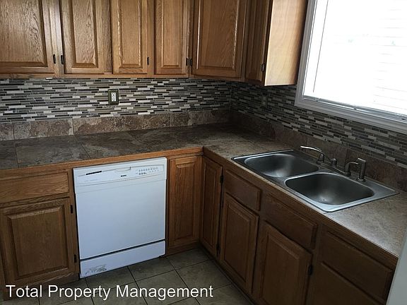 5th image of 1540 NW 39th St APT 5