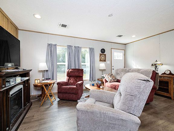 4th image of 292 NW Mule Way
