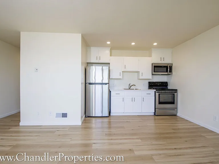 60 Parkridge Dr — Photo 6