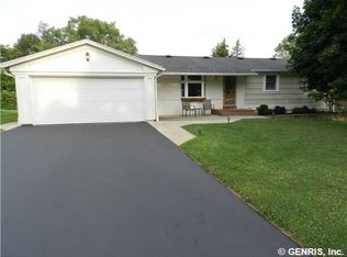 13 Regina Dr, Rochester, NY 14606