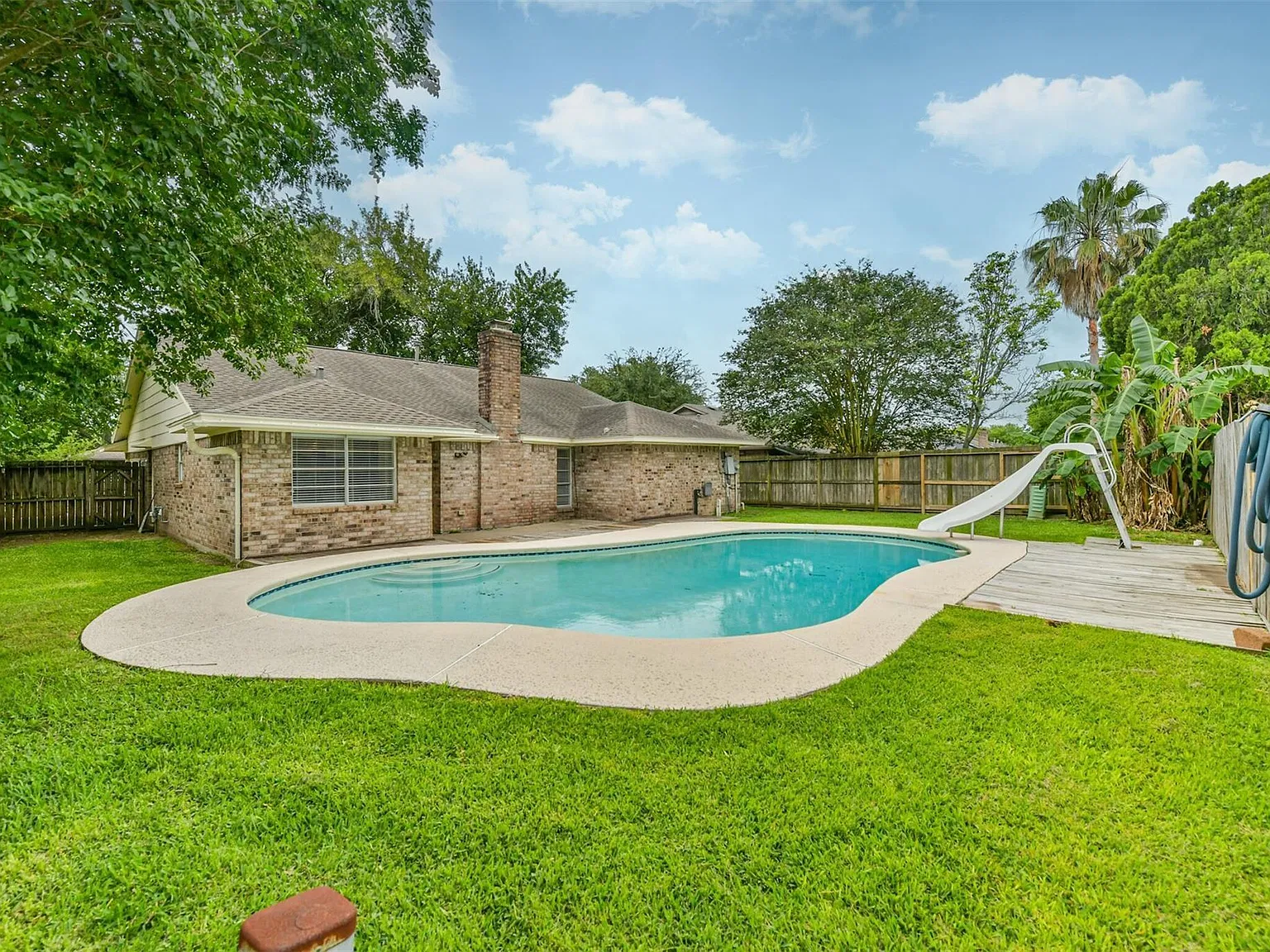 3 bed, 2.0 bath, 1753 sqft, $2,500 — Photo 1