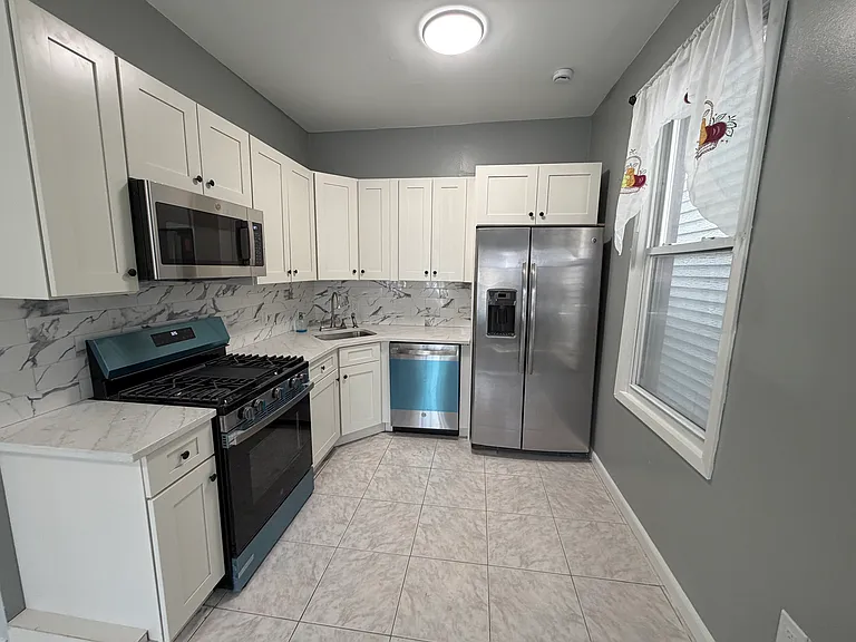 64 67th St #1 — Photo 3