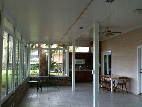 Four Season Florida room with kitchenette