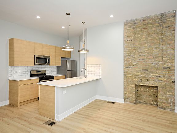 2nd image of 4543 S Saint Lawrence Ave #1F