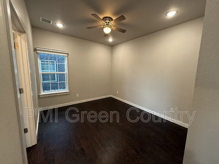13513 S Mingo Rd #7 — Photo 13