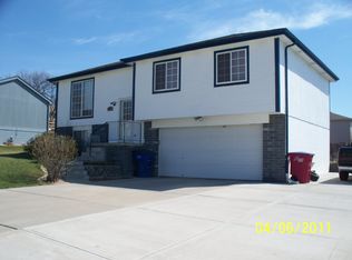 1107 Rawhide Rd, Papillion, NE 68046