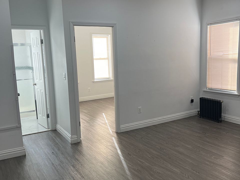 1st image of 8544 102nd St Floor 1