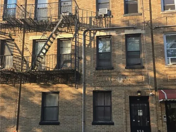 956 54th St, Brooklyn, NY 11219