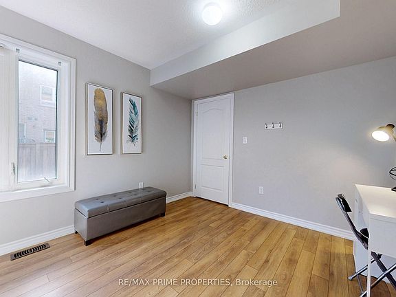 5th image of 21 Sprucewood Rd