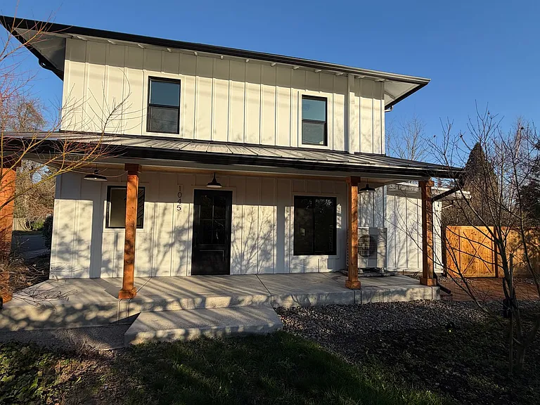 1045 Oakway Rd — Photo 36