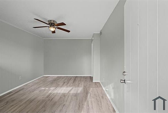 1st image of 2729 Main St APT 3