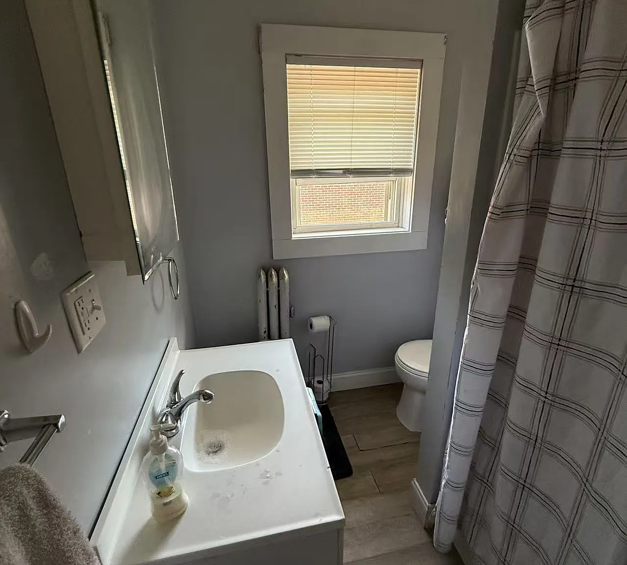 912 Park Ave — Photo 2