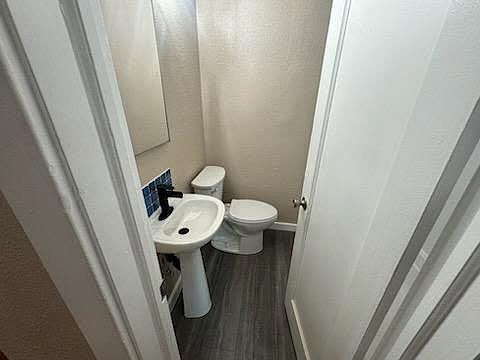 5th image of 608 4th St APT 1