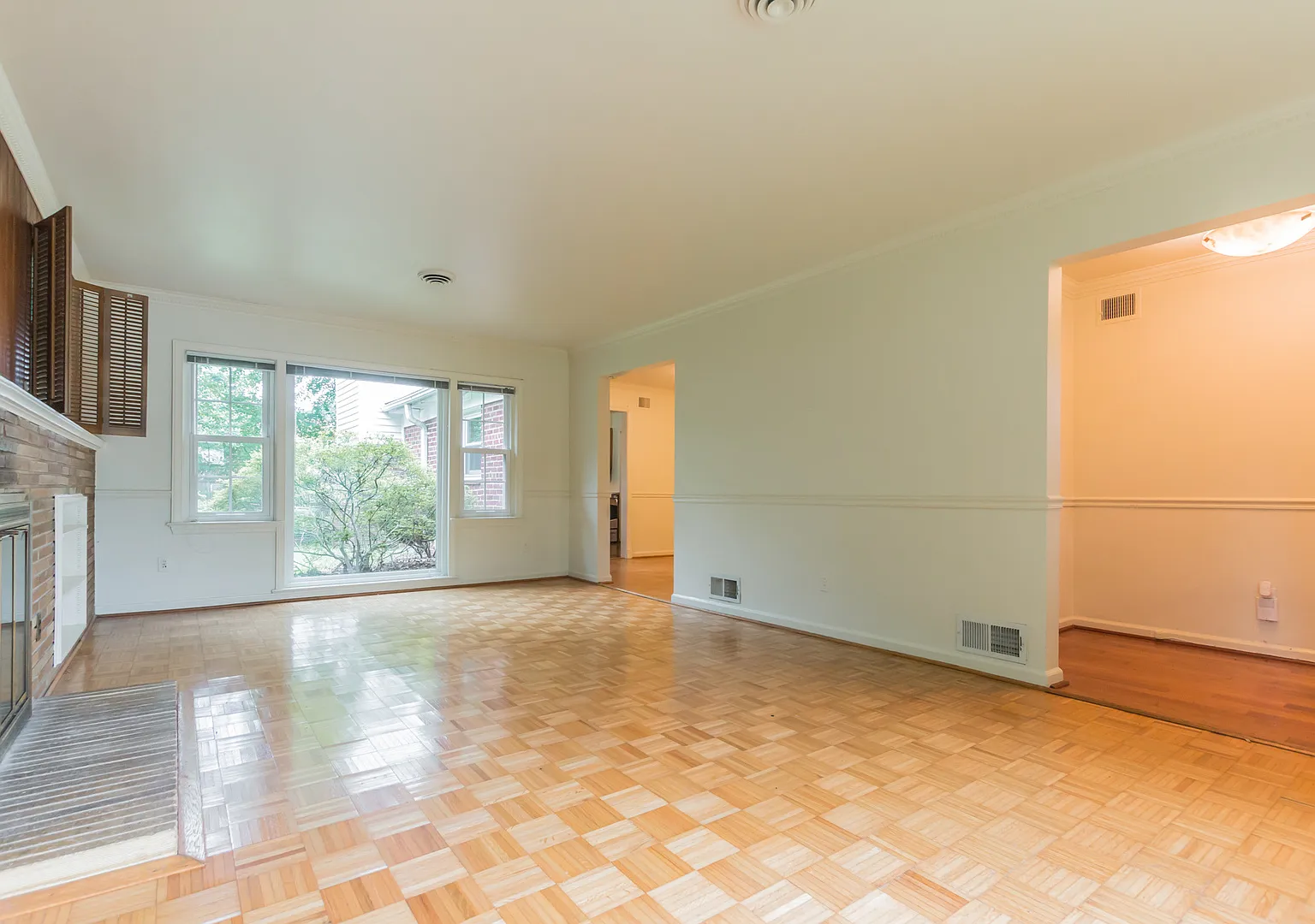 Fantastic Ranch in Convenient Location! — Photo 4