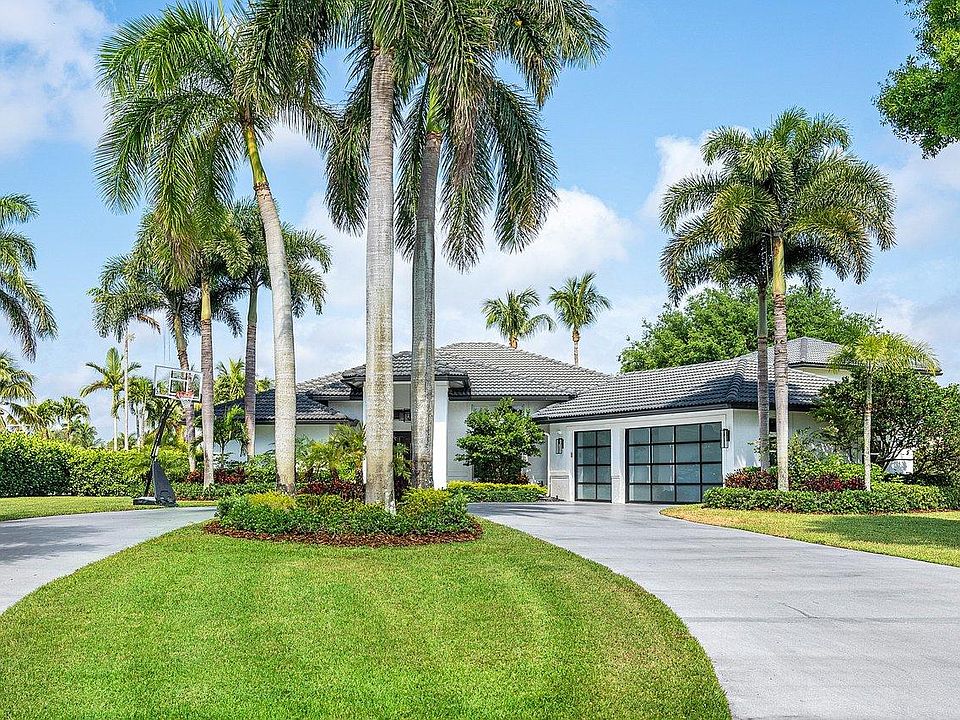 Home For Sale In Delray Lakes Estates