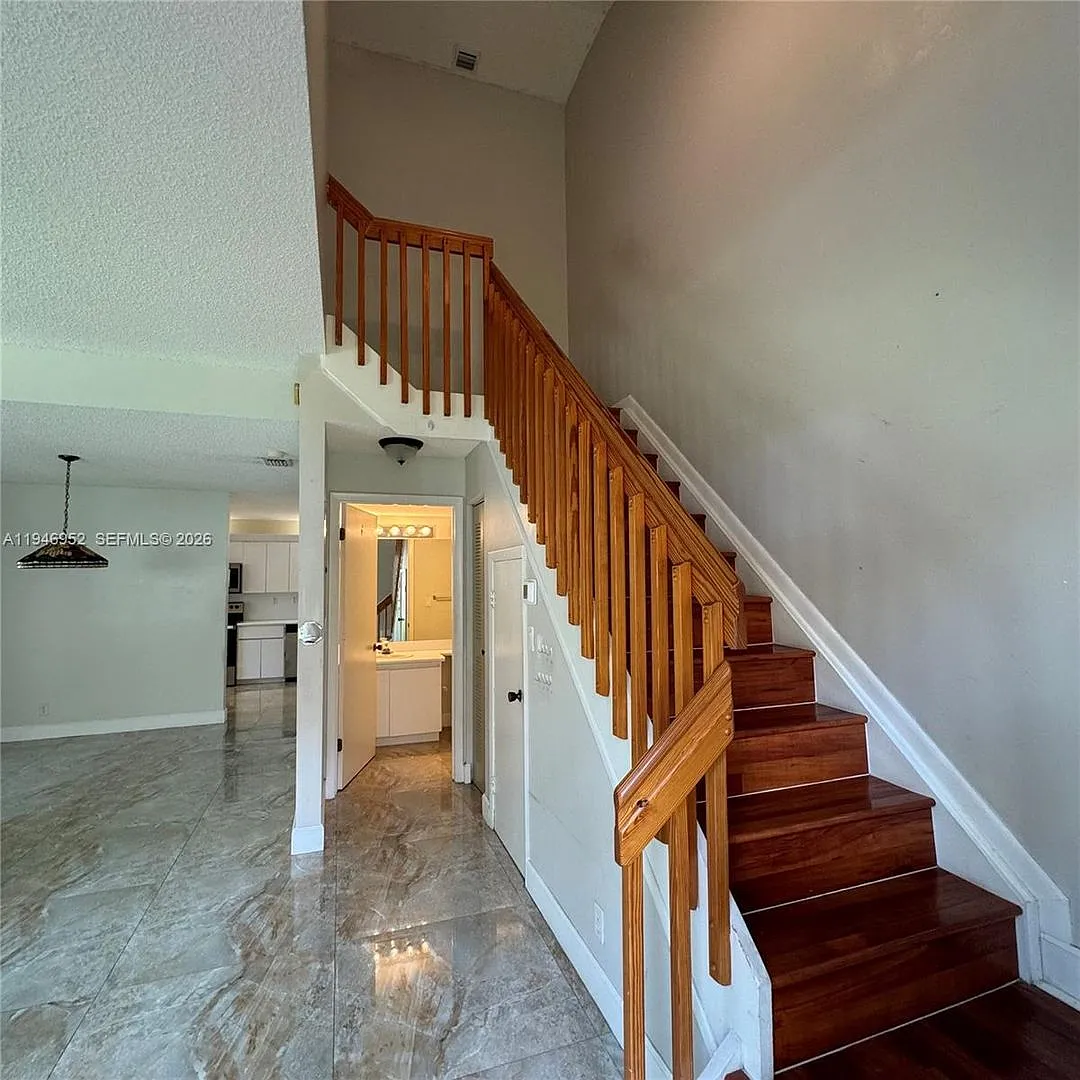 549 Racquet Club Road 32, Weston, FL 33326 — Photo 3