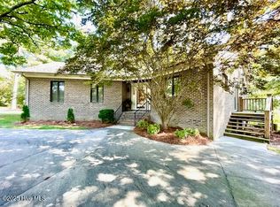 33 Morgan Wood Estates Drive, Elizabethtown, NC 28337