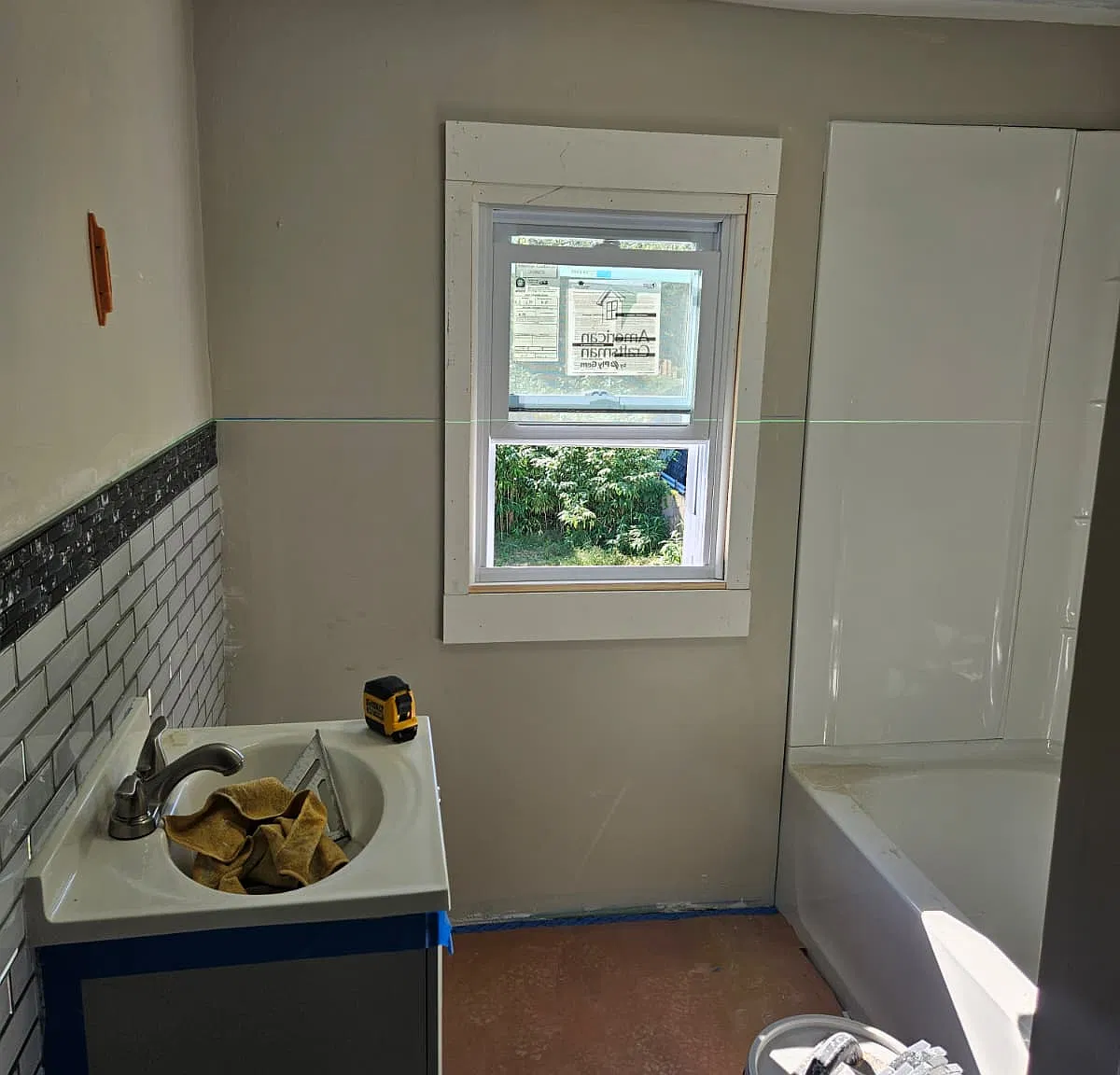 3 bed, 900 sqft, $1,900 — Photo 3