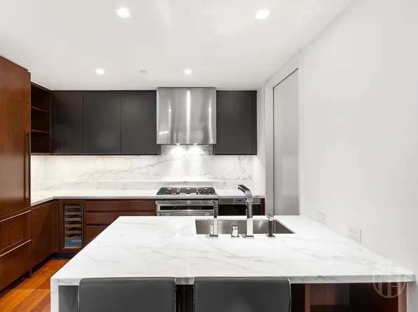 1 West End Avenue image 3 of 14