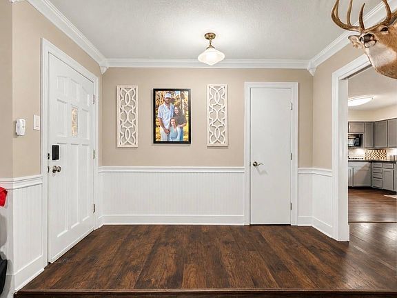 5th image of 112 Blossom St