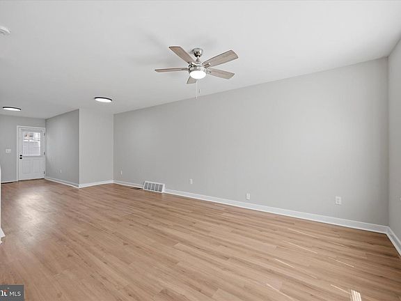4th image of 2625 Gerritt St