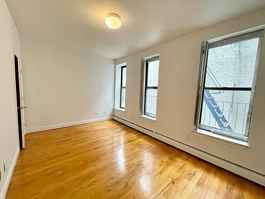 Rented by Vertical Real Estate LLC | media 6