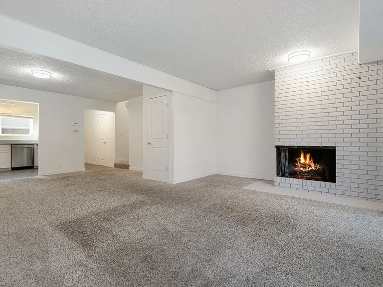 LSLV Lakeshore Lakeview — Photo 23