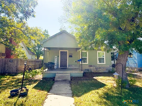 2006 Saunders St, Gatesville, TX 76528