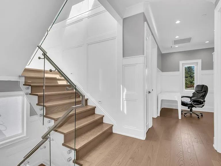 3955 Blenheim St — Photo 20