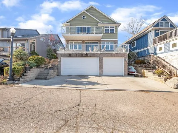 610 Longpointe Dr, Lake Orion, MI 48362