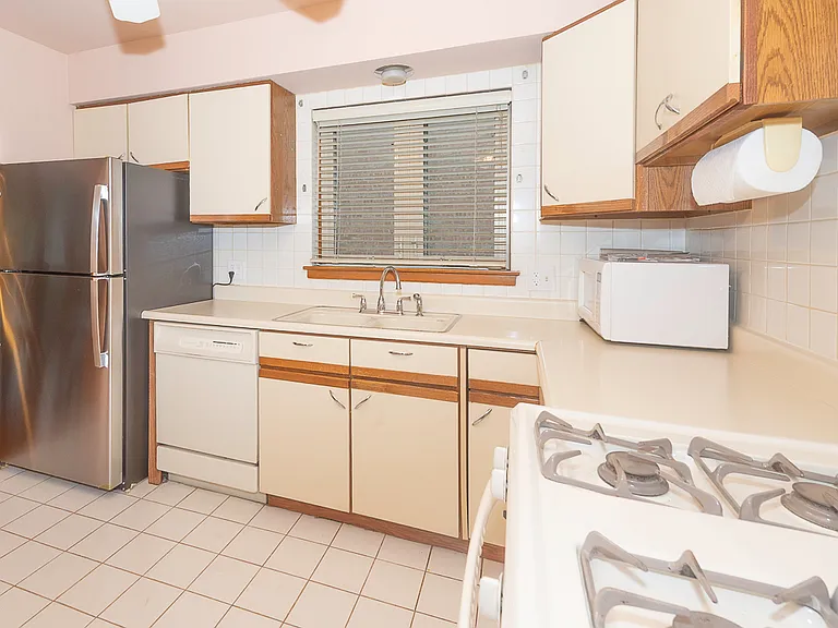 8909 N Wisner St #1 — Photo 15