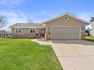 N78W15339 Haymeadow ROAD, Menomonee Falls, WI