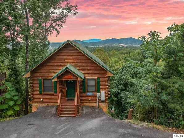 3327 Pine Peak Way, Pigeon Forge, TN 37862