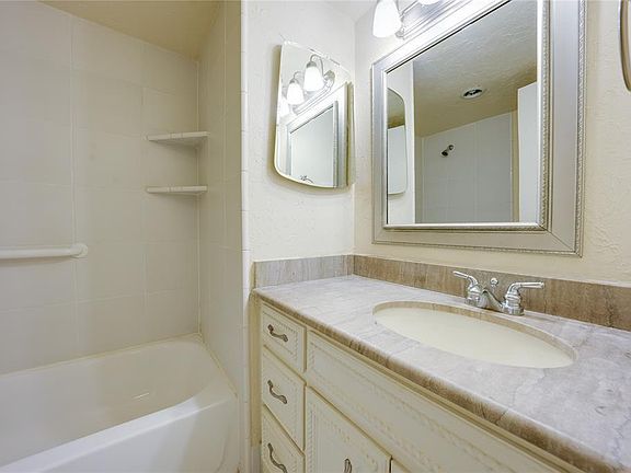 3rd image of 6011 Milton St #6011