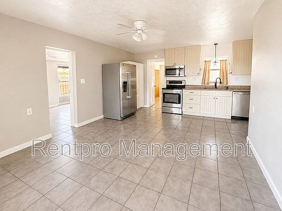2nd image of 613 Shore Rd