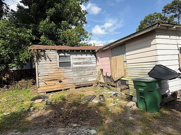 5th image of 10034 Burnside Ln