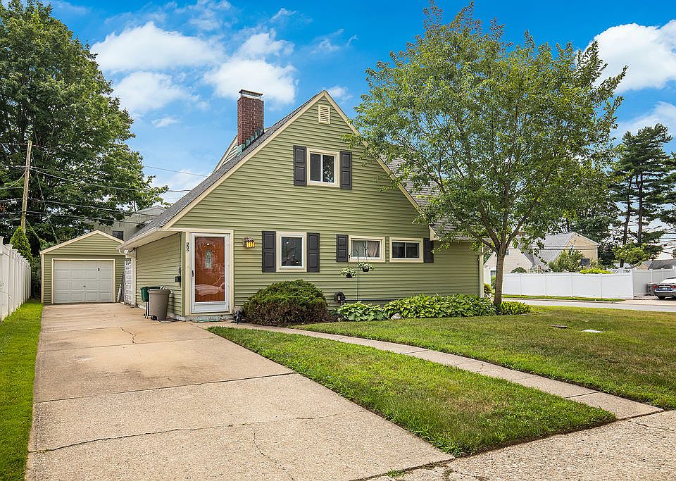 1st image of 56 Coachman Ln