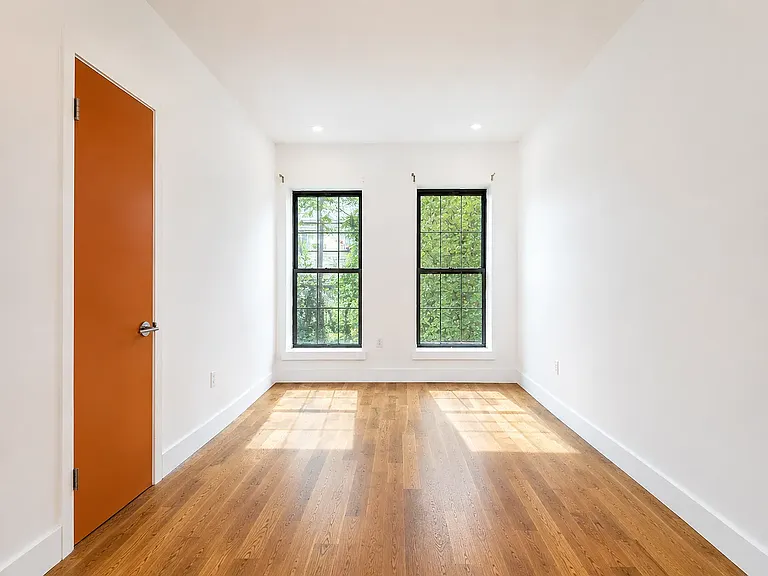 285 Himrod St #1R — Photo 3