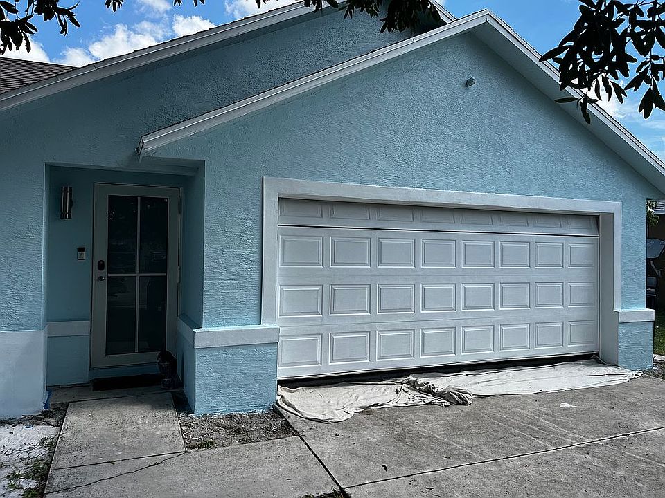 1st image of 1085 SW Barbarosa Ave