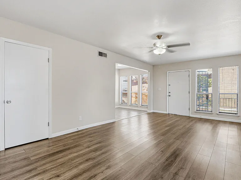 10604 Springwood Dr #D — Photo 9