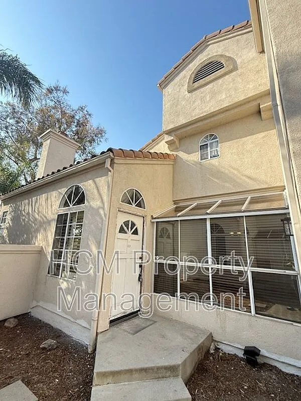 3 bed, 2.5 bath, 1604 sqft, $4,475 — Photo 2