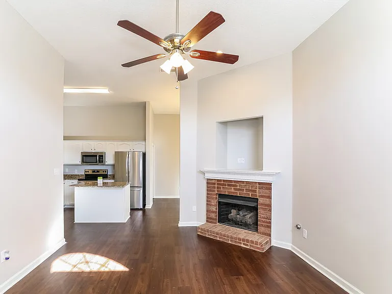 8574 Napoli Dr — Photo 2