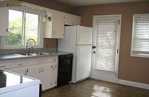3rd image of 1002 Holston E